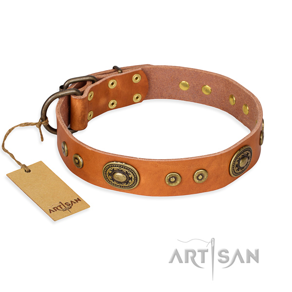 Natural genuine leather dog collar made of top rate material with rust-proof traditional buckle