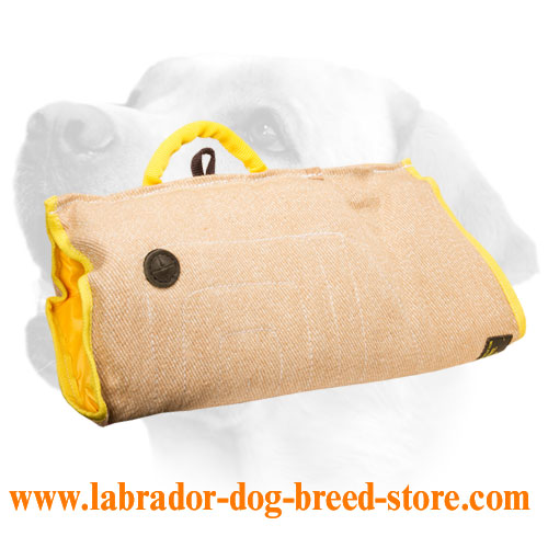 Soft Labrador puppy sleeve made of jute material